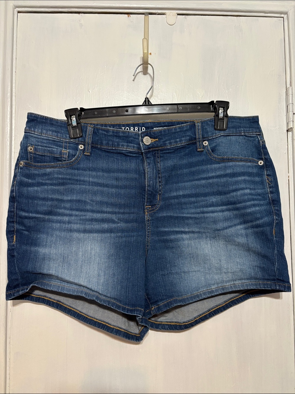 Torrid medium blue denim shorts